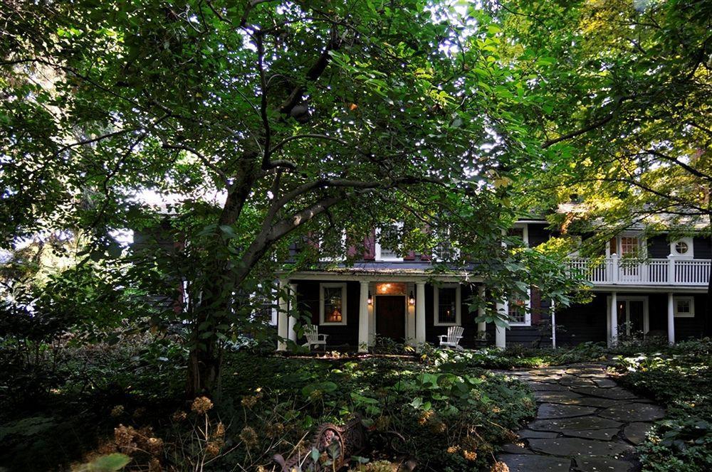 Buttermilk Falls Inn & Spa Milton Экстерьер фото
