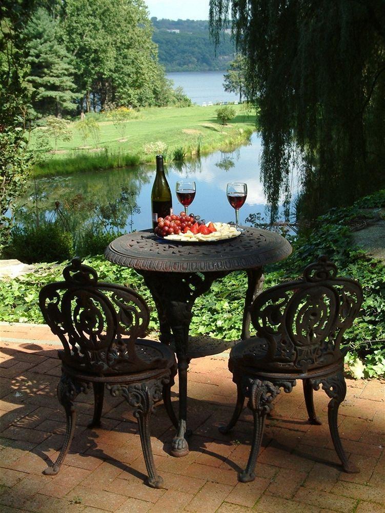 Buttermilk Falls Inn & Spa Milton Экстерьер фото