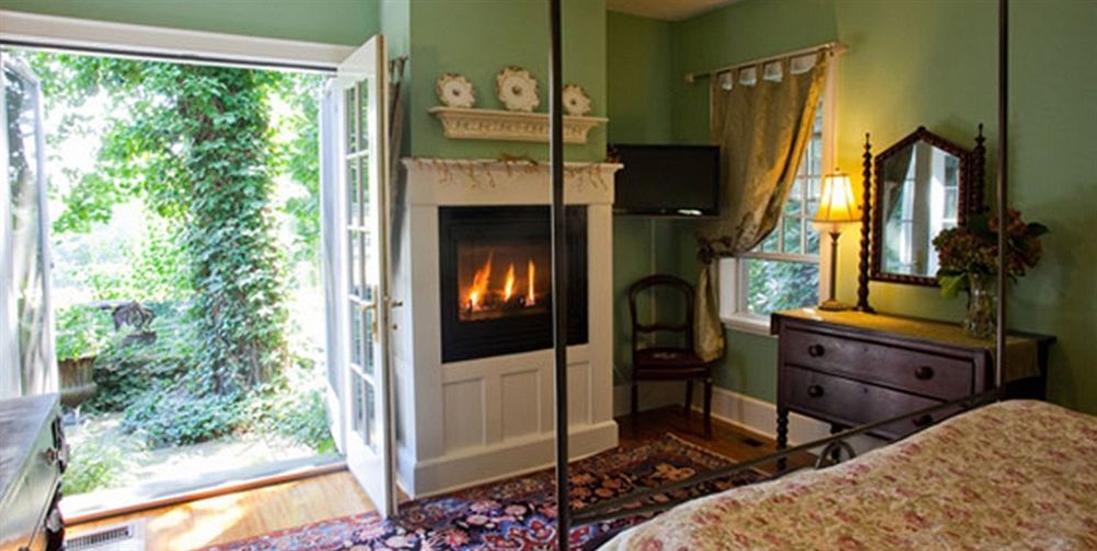 Buttermilk Falls Inn & Spa Milton Экстерьер фото
